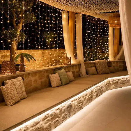 Villaraya Experience Villa